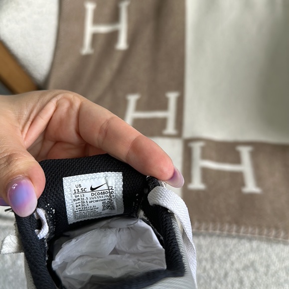 NIKE Little Kids 13.5 US White Waffle One Sneakers EU31.5 Suede Mesh Trainers - Picture 8 of 8